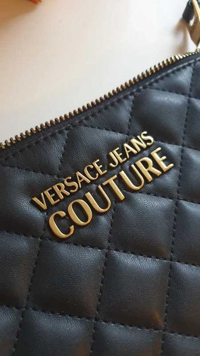 Czarna pikowana torebka Versace