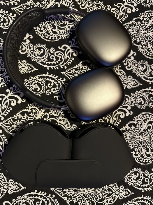 AirPods Max (Lightning)
