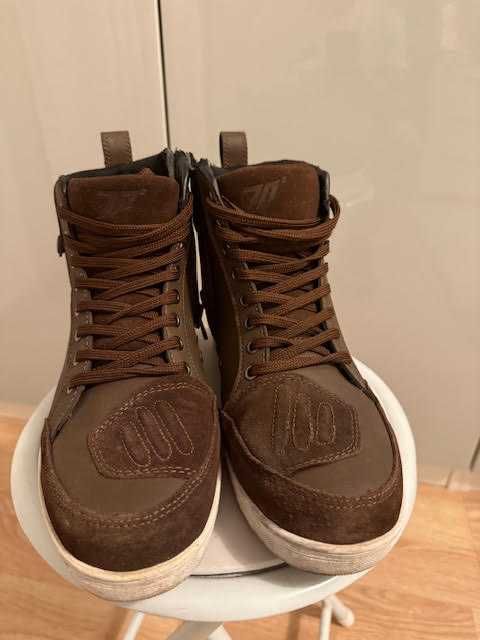 Bota Motard Castanha SEVENTY DEGREES