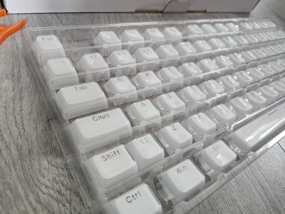 Keycaps klawisze białe jak brylantowe