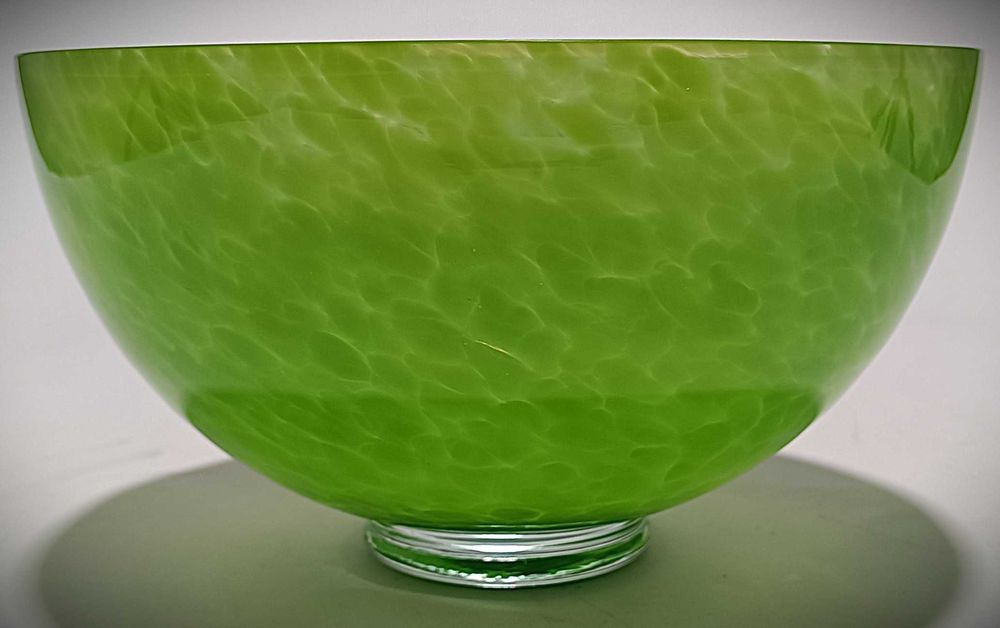 Taça decorativa em vidro verde – elegante e moderna (Nova)