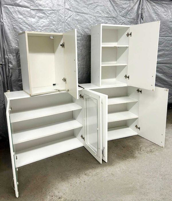 Komplet wiszących szafek kuchennych