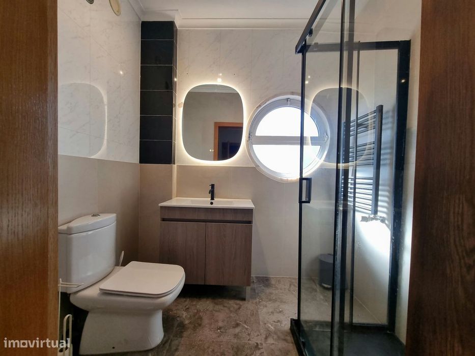 Excelente Apartamento T2 Para Arrendar Em São Domingos De Benfica
