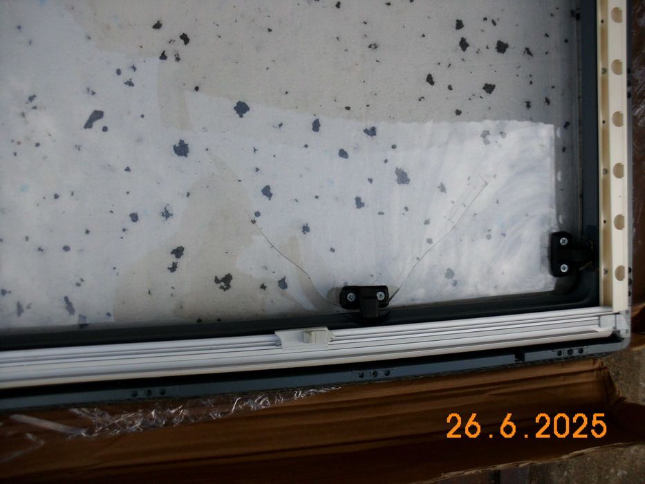 Sprzedam okno do przyczepy kempingowej/kampera