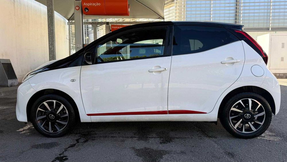 Toyota Aygo 2021 - Automático