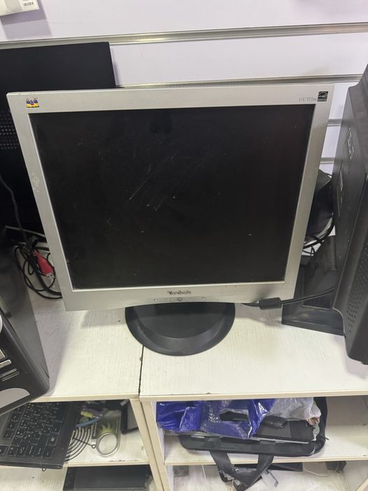 Мониторы в ассортименте