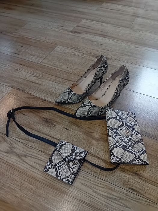 Szpilki 38 i pasek z saszetkami. Komplet.