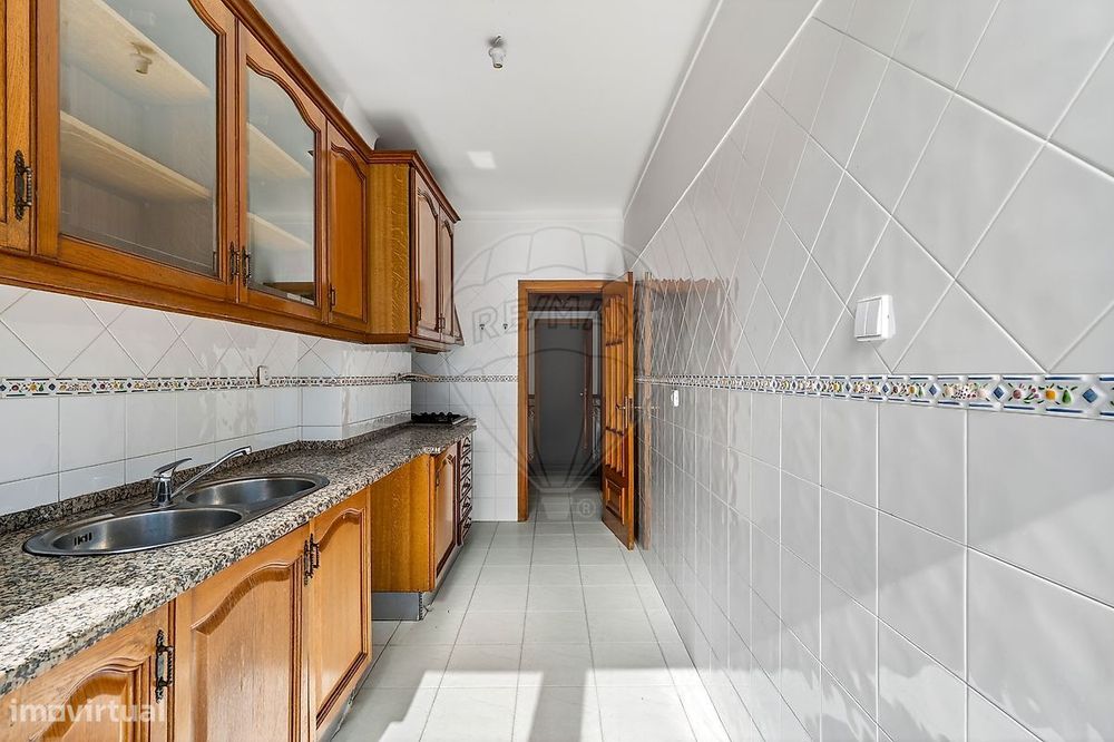 Apartamento T2 para venda — Mina De Água, Lisboa