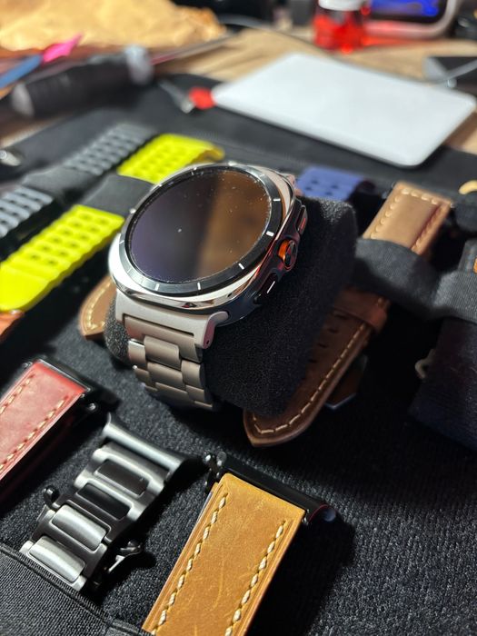 Smartwatch Samsung Galaxy Watch Ultra | 47 mm | Prateado, Cinzento, Titânio + 12 braceletes