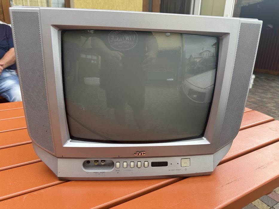 Телевізор JVC AV-1435EE в гарному стані