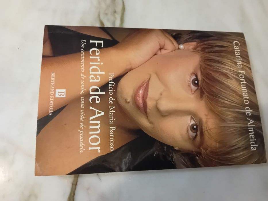 Conjunto de 2 Livros Diversos