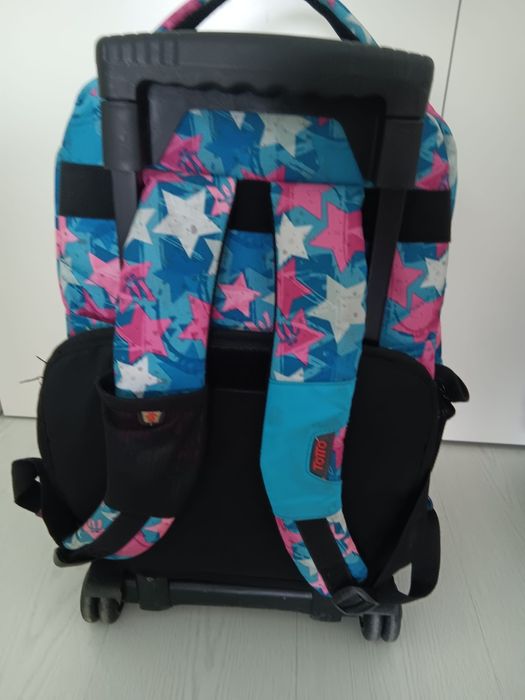 Mochila escolar com rodas