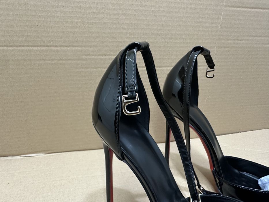 Czarne lakierowane szpilki