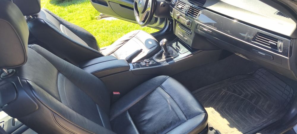 BMW e92 320i coupe