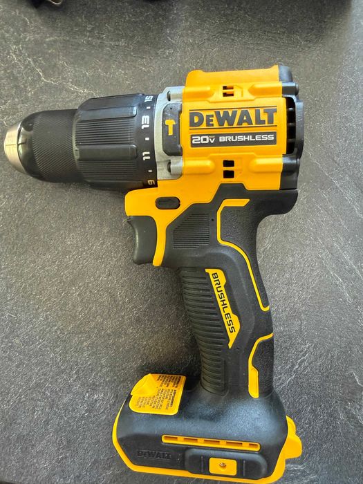 Набір Dewalt dck200d1p1 шуруповерт dcd799, імпакт dcf850 c зарядним і двома акумуляторами