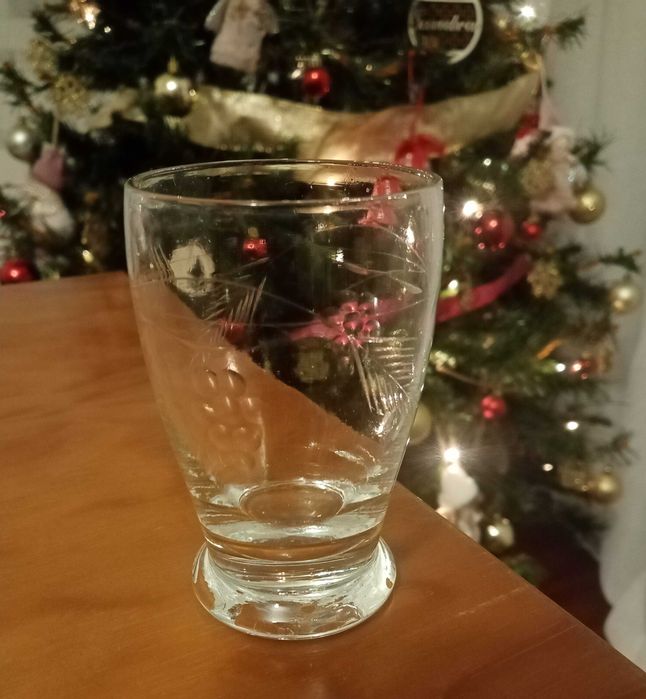 Conjunto de copos e garrafa para licor