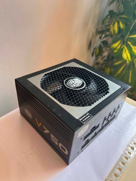Zasilacz Cooler Master V750 750W 80+ Gold – Modularny