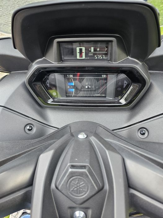 X-MAX 300 TechMax (Possibilidade de Financiamento)