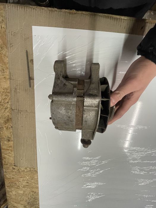 Генератор ВАЗ-2105 14в, 42а