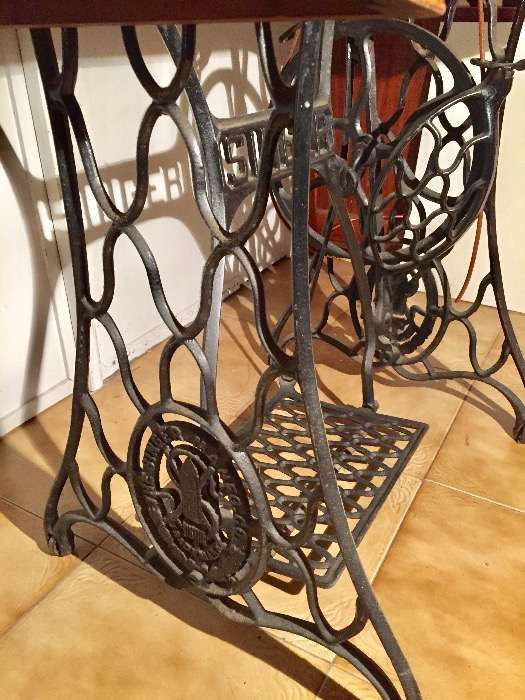 Máquina de Costura Singer - tudo de origem - a funcionar na perfeição