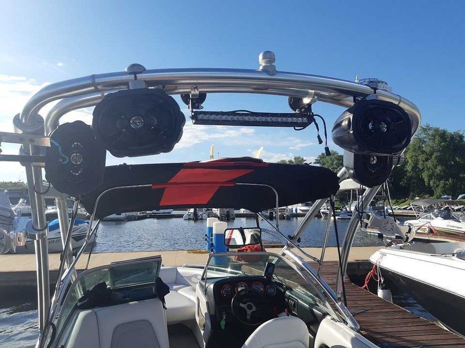 Човен Supreme v220 wake surf , 2007 year. Moto hour 900.