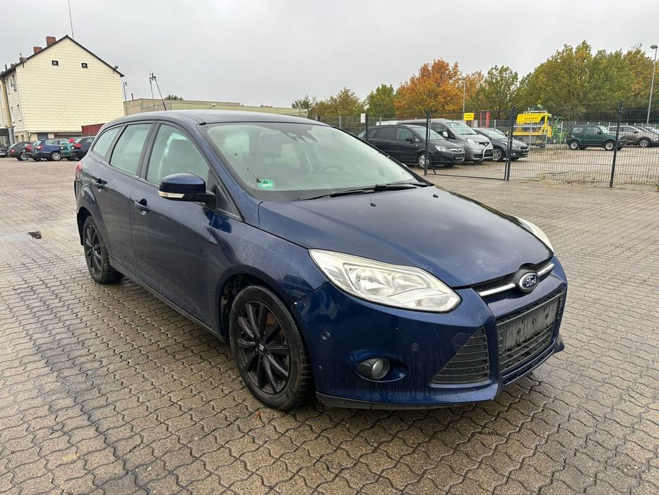 Авторозборка Форд Фокус 3 Запчасти Ford Focus 3 Ляда Mk3 Двері Фари