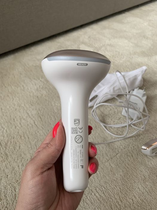Depilator laserowy Philips Lumea.