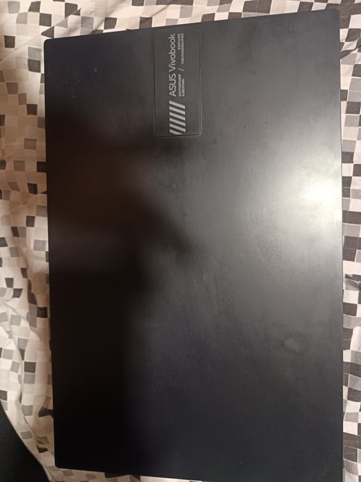 Asus vivobook  240€