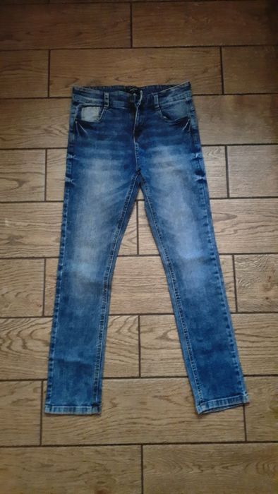 Zestaw spodni jeansowych r. 152