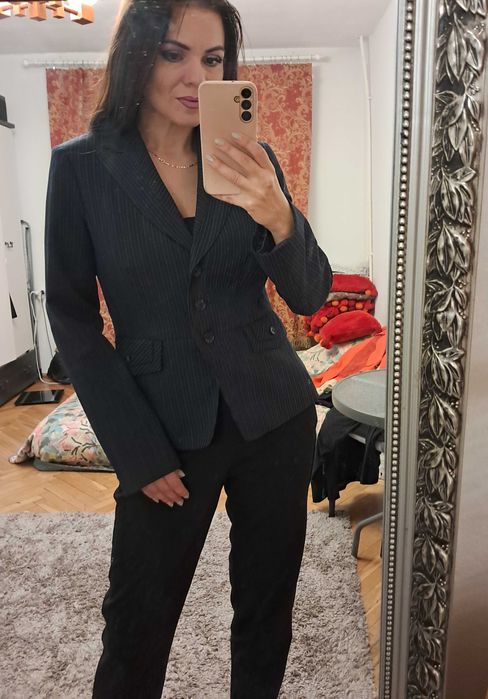Ciemno-granatowa elegancka marynarka w paski rozm. M