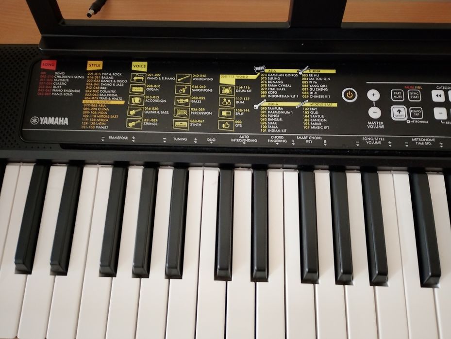 Teclado Yamaha PSR-F52 Ideal para iniciantes
