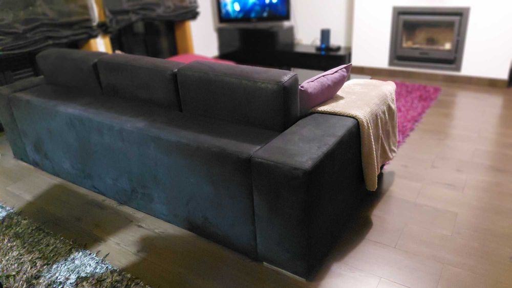 Sofá e chaise-longue Laskasas,  tecido impermeável de cor antracite.
