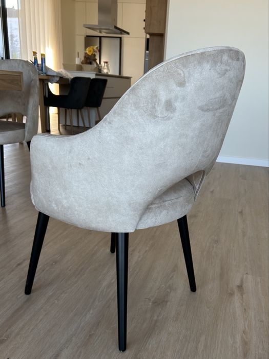 Sofás e cadeiras por medida