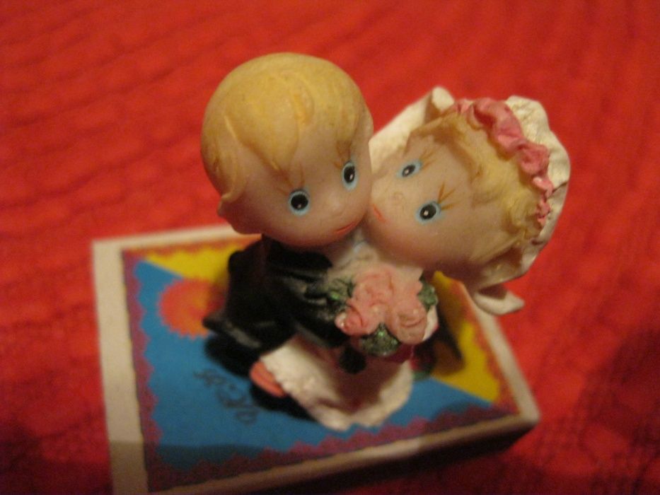 на подарок сувенир статуэтка жених и невеста фигурка свадьба европа