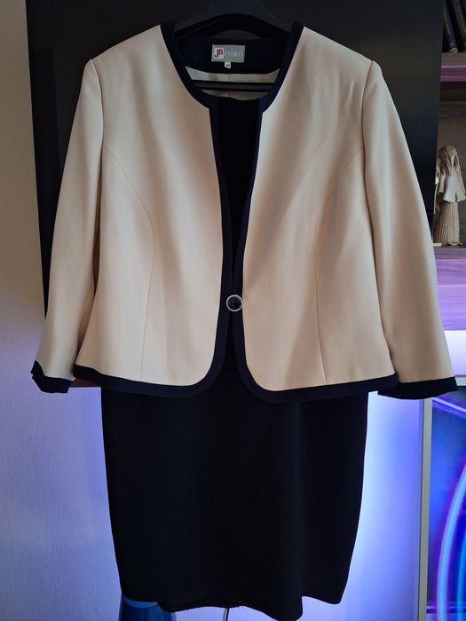 Przepiękny komplet żakiet plus spódnica .Rozm 52