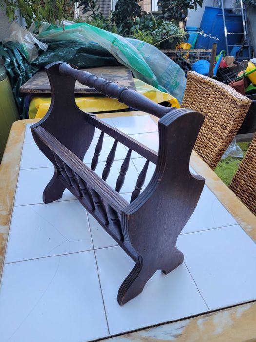 Porta Revistas Anos 70 Metal Napa Preta Madeira