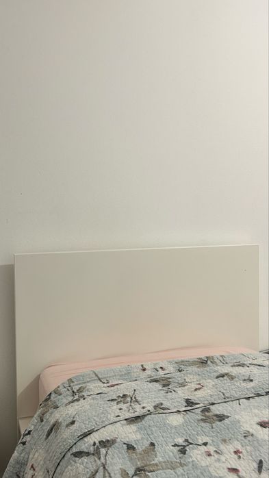 Cama Malm de solteiro 90x200 c/colchão