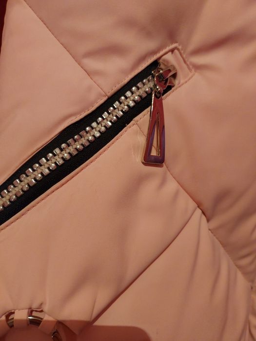 Продам нежно розовый пуховик в идеальном состоянии!!!