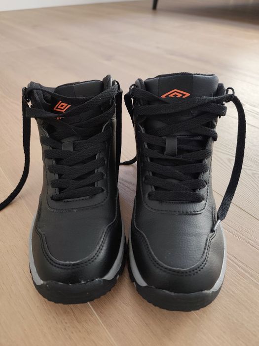 Jesienne zimowe nieprzemakalne buty Umbro rozm.33.5