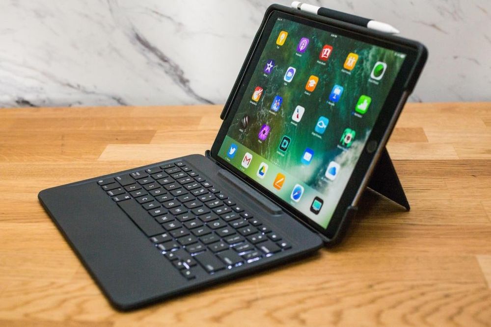 Logitech Slim Folio