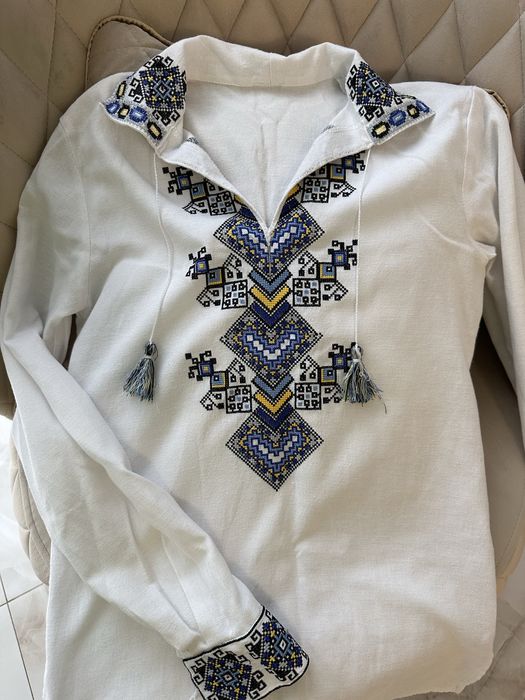 Вишиванка вишита хрестиком