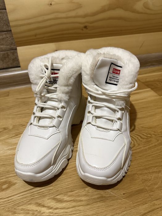 Ботінки жіночі зимові