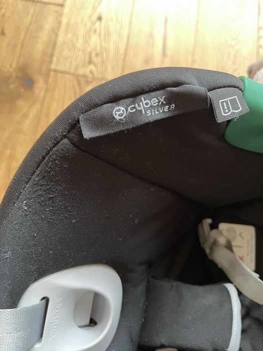Fotelik Cybex z baza isofix , plus adaptery gratis nowa cena