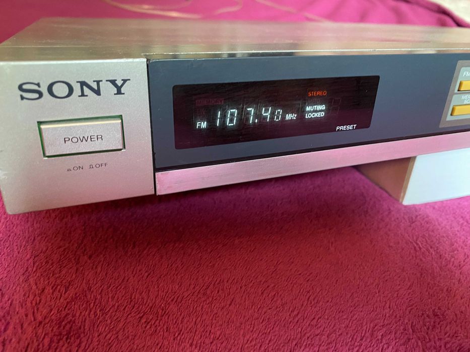 Вінтажний приймач Sony  ST-JX44L
