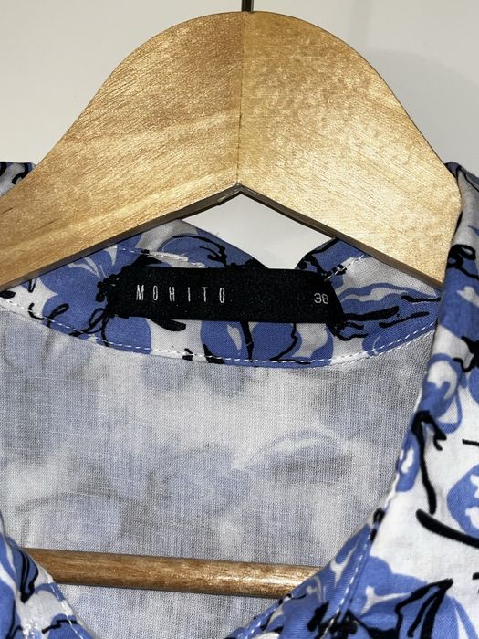 Sukienka w kwiaty Mohito