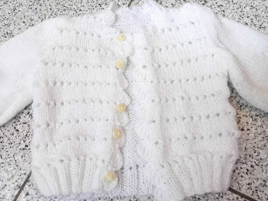 Casaquinhos bebé recém nascidos