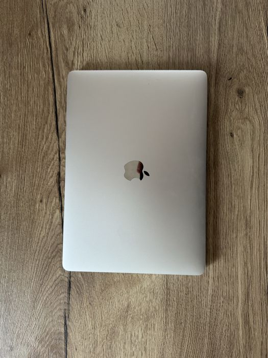 Macbook Pro M1 TouchBar 96% kondycji baterii