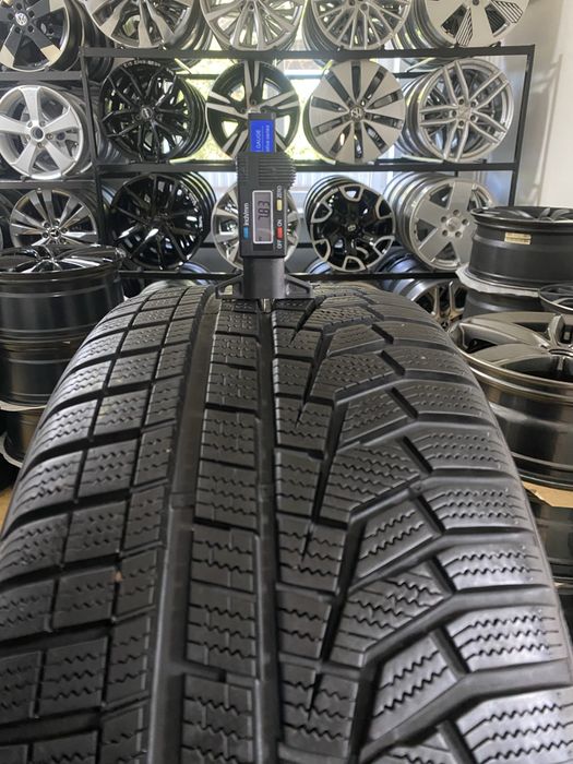 235/45/18 98V Hankook Winter I*Cept EVO 2