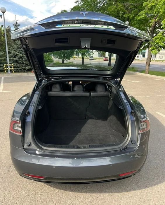 Tesla Model S 2018 VIN 5YJSA1E24JF249605 фото оголошення 16 з 22