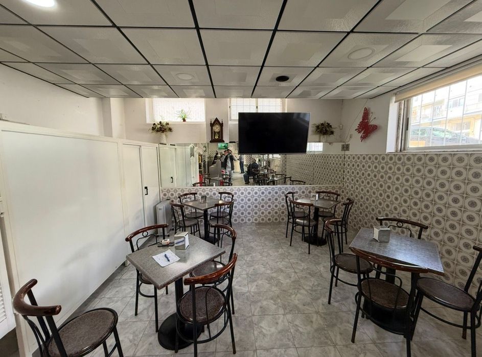 Mesas de café com cadeiras